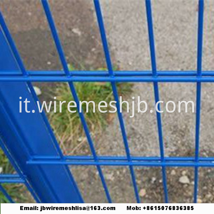 868/656 Powder Coated Double Weft Wire Mesh Fence